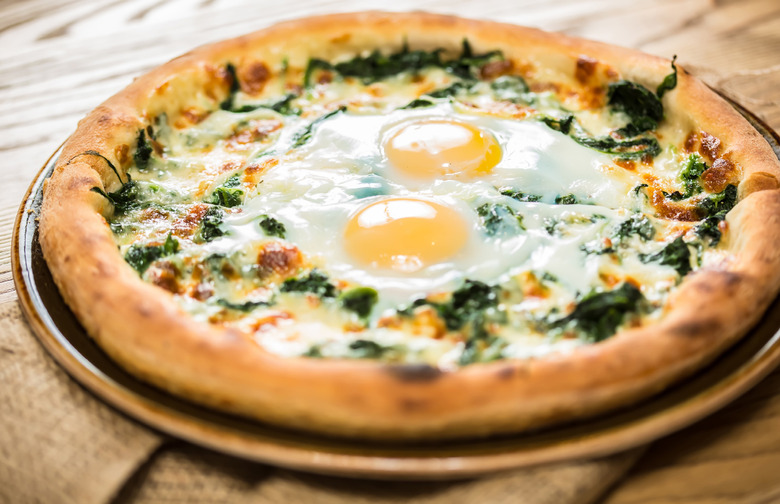 Grilled Breakfast Pizza With Bacon, Béchamel, Eggs, and Jalapeños Recipe