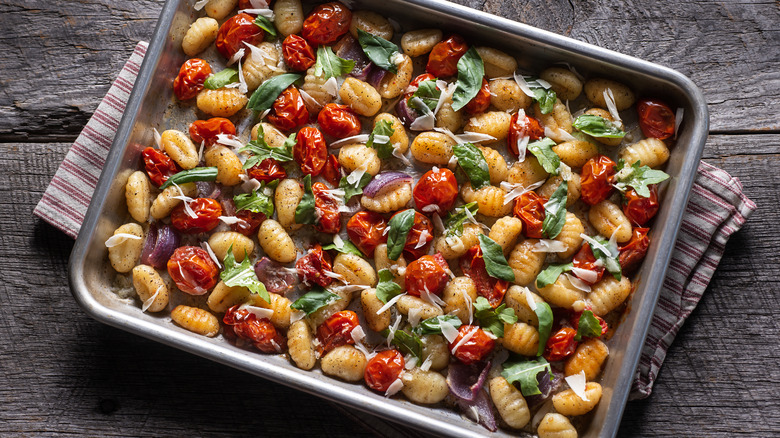 sheet pan with gnocchi and vegetables