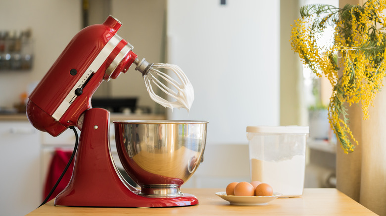 stand mixer whipping cream