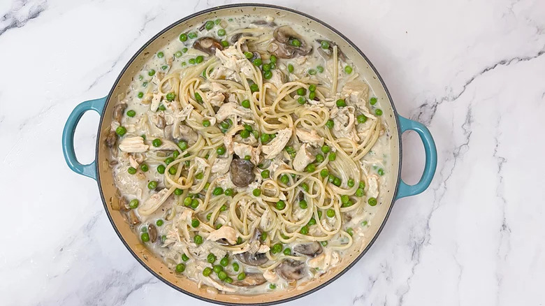 baked chicken tetrazzini in pot