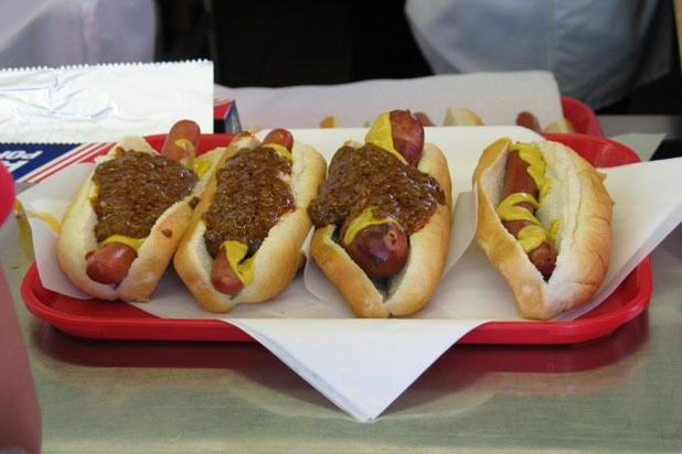 11. Pink's Hot Dogs (Los Angeles International Airport)