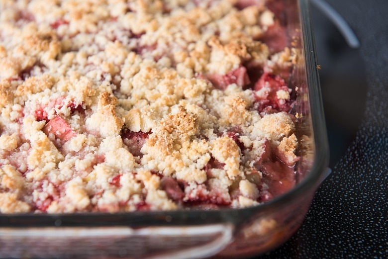 Rhubarb Crisp