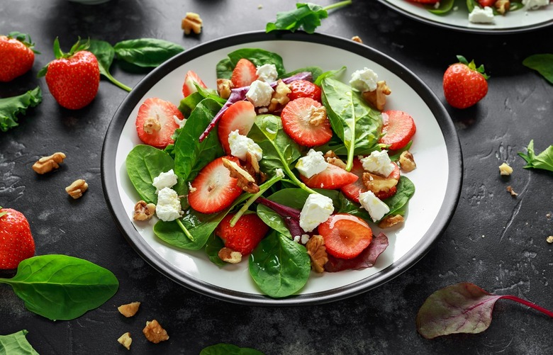 Salad With Strawberries and Feta