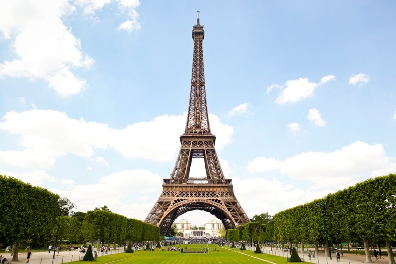 Eiffel Tower (Paris, France) 