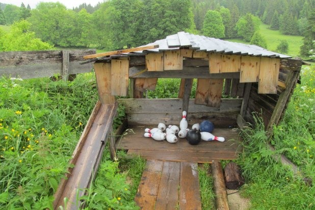 Homemade Bowling Alley at la Petite Échelle   