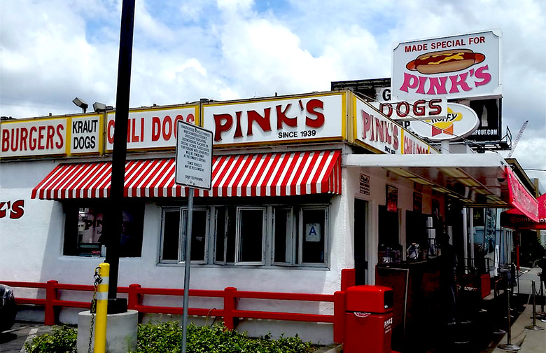  Pink's Hot Dogs (Los Angeles, California)