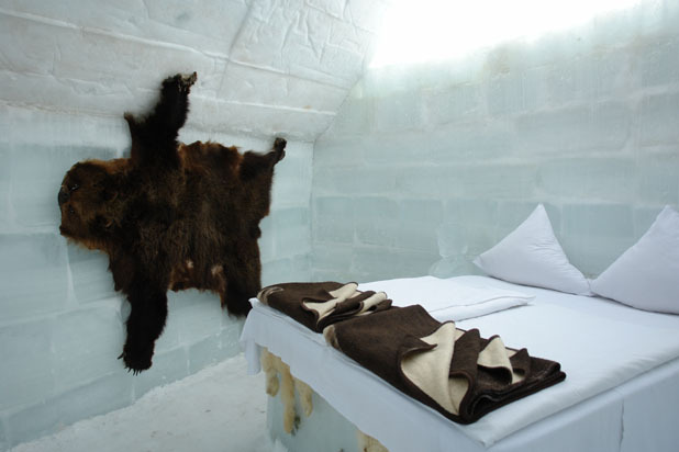 Fagaras, Romania: Balea Lake Ice Hotel