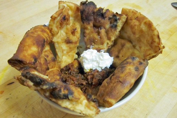 Naan Bhajji with Roasted Tomato Chutney