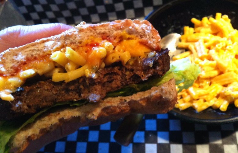 Mac and Cheese Stuffed Burger