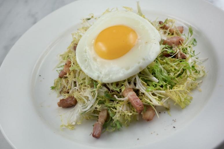 Frisée Salad With Asparagus and Prosciutto