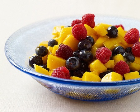 PointsPlus Mango Berry Salad With Ginger Glaze