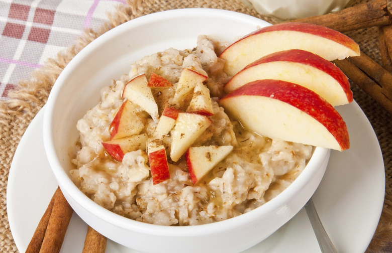 Slow Cooker Apple-Spice Oatmeal