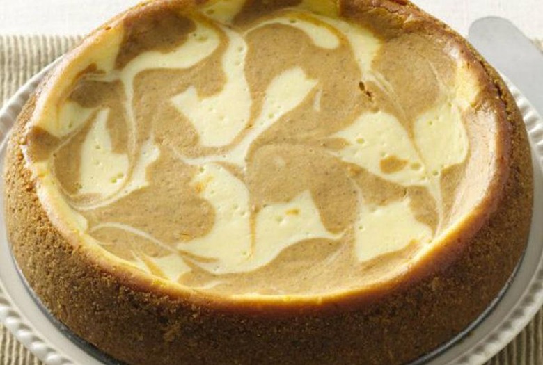 Slow Cooker Pumpkin Swirl Cheesecake