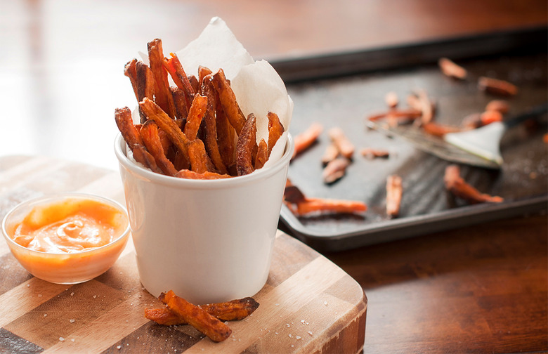 Baked Sweet Potato Fries With Creamy Mango Dipping Sauce