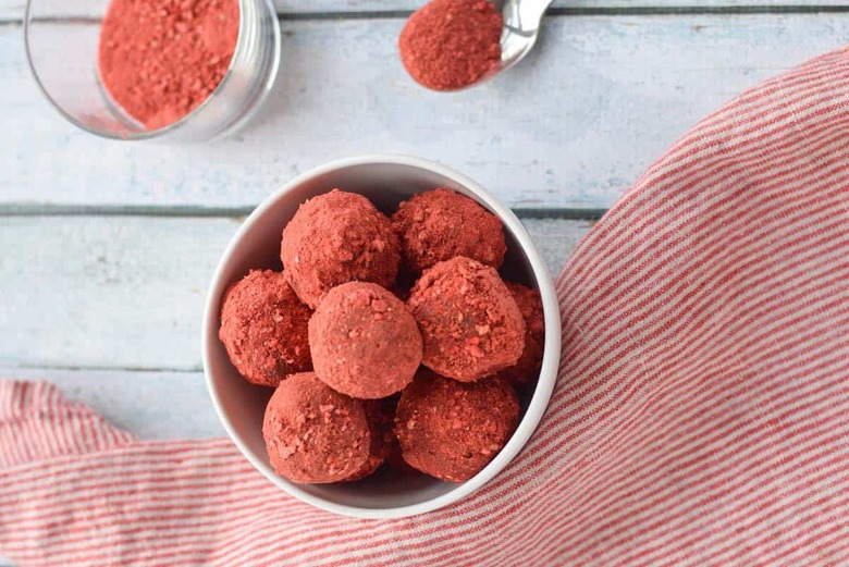 Three Ingredient Paleo Chocolate Truffles