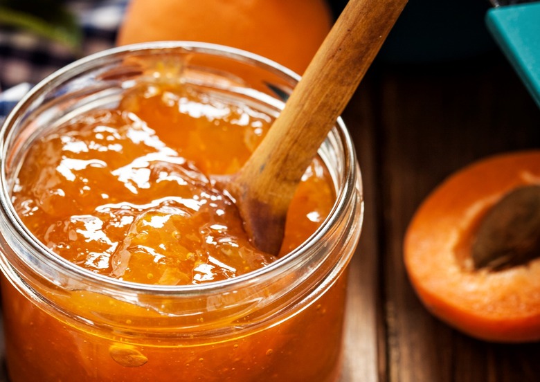 Apricot-Jalapeno Jelly