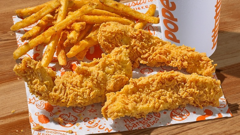 Popeyes chicken tender combo