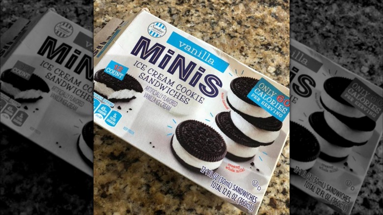 Minis ice cream cookie sandwiches