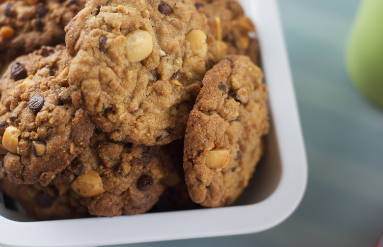 Paleo Macadamia Chocolate Chip Cookies