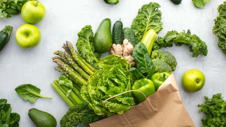 Green vegetables in paper bag