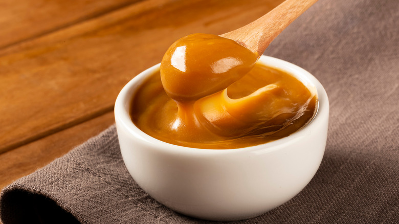 A bowl of dulce de leche.