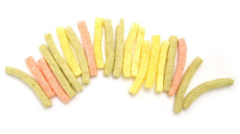 Veggie Straws lined up 