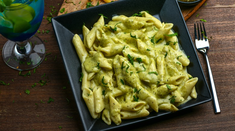 Penne in pesto sauce