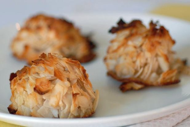 Paleo Coconut Macaroons