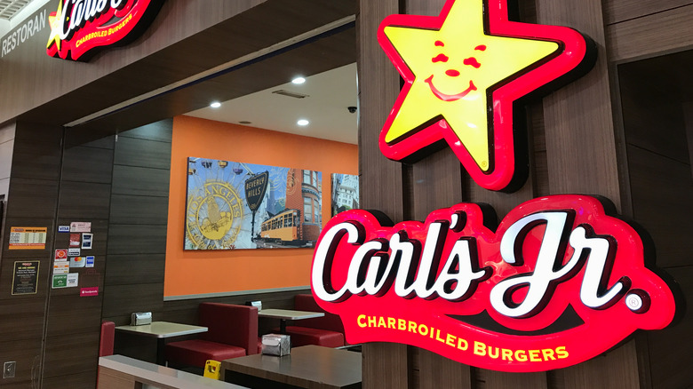 Carl's Jr. kiosk and sign