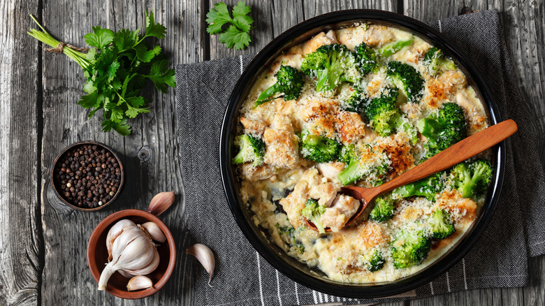 Creamy chicken with broccoli