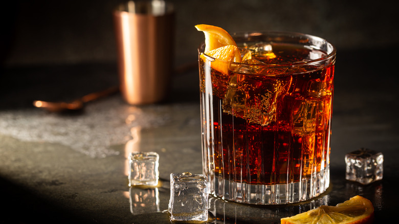 cola cocktail with dark rum 