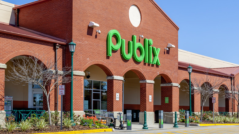 Publix brick storefront