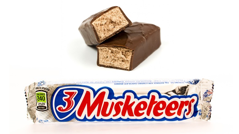 wrapper and open 3 musketeers