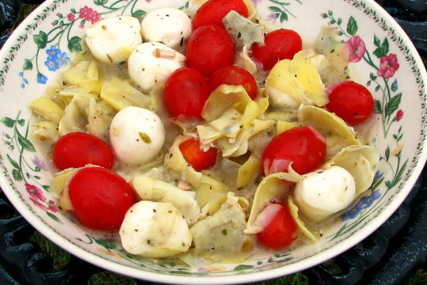 Mozzarella Tomato and Artichoke Salad Recipe