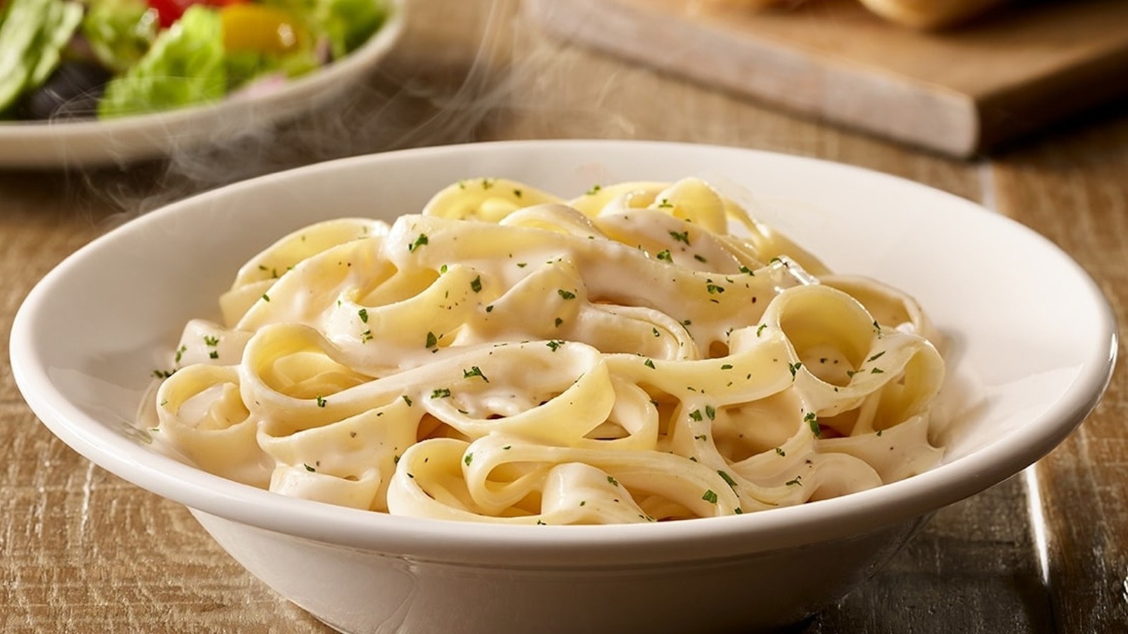 Secrets Of The Olive Garden Alfredo Sauce