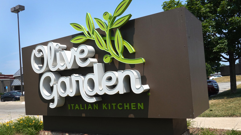 Olive Garden sign