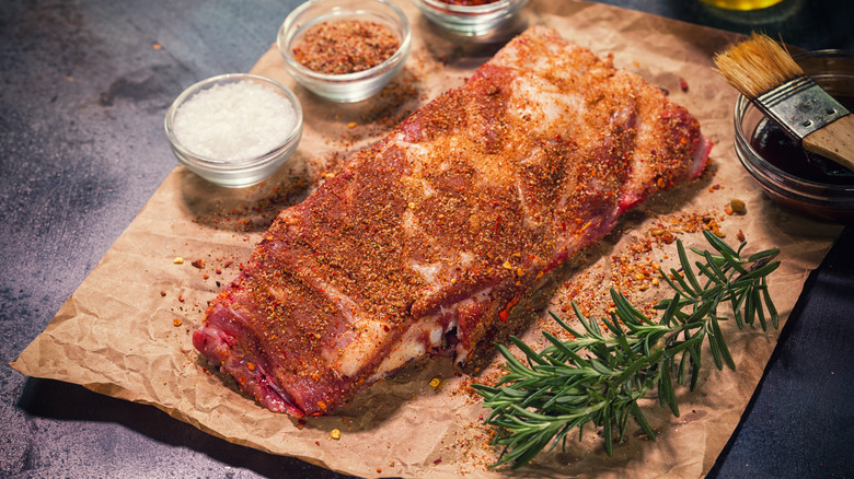 Seasoned ribs and rosemary