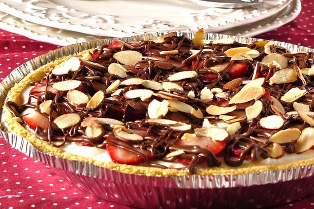 Cream Cheese Pie with Nutella & Strawberries