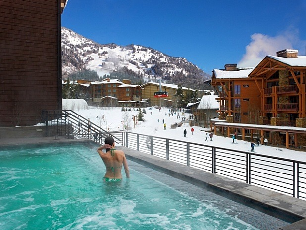 Ski Lessons: Hotel Terra, Wyoming 