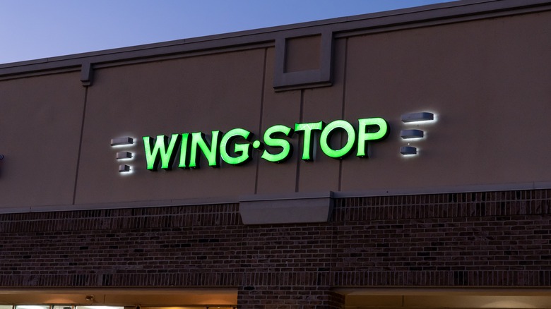 wingstop restaurant exterior