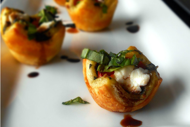 Tomato Caprese Puff Pastry Bites