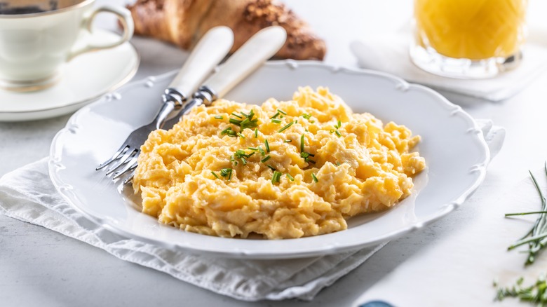 Fluffy scrambled eggs with chives