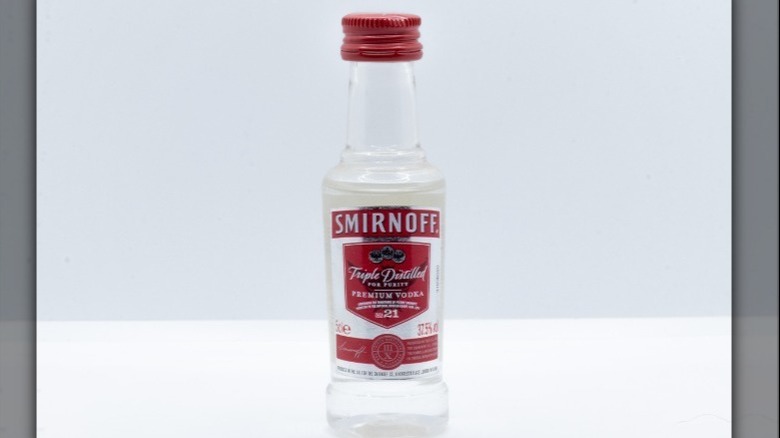 mini bottle smirnoff