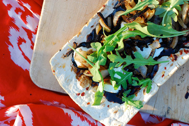 Grilled Vidalia Onion, Goat Cheese, and Arugula Flatbread Pizza