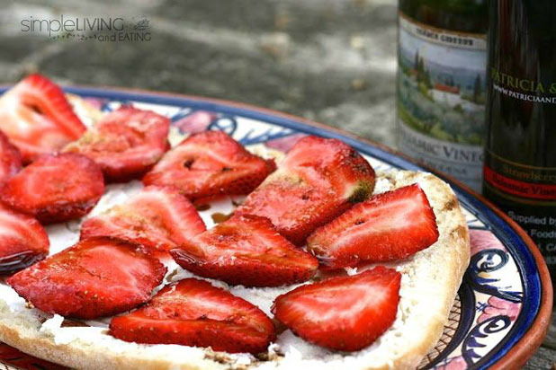 Goat Cheese and Strawberry Tartine Recipe