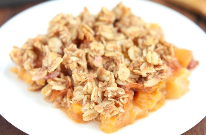 Clean Peach Crumble