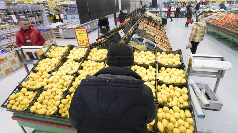  Lemons on display at a supermarket