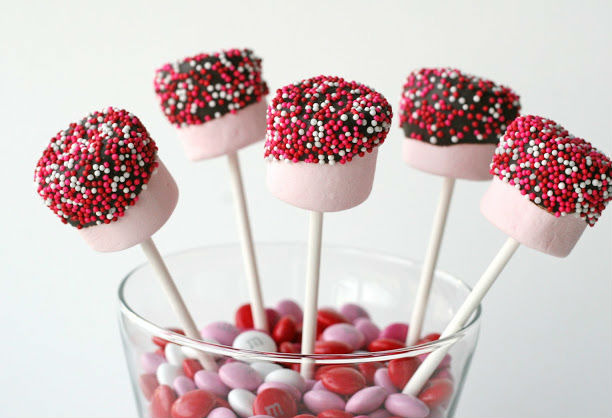 7. Valentine Marshmallow Pops