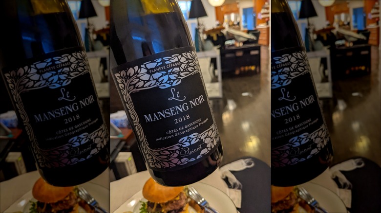 Bottle of manseng noir 