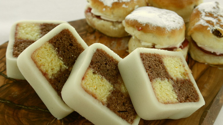 brown and white Battenberg cake